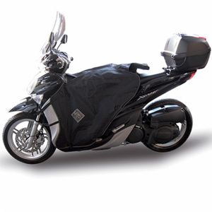 TABLIER COUVRE JAMBE TUCANO POUR YAMAHA 125 XENTER 2012+ - MBK 125 OCEO 2012+ (R090-N) (TERMOSCUD) (SYSTEME ANTI-FLOTTEMENT SGAS)