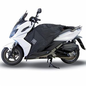 TABLIER COUVRE JAMBE TUCANO POUR KYMCO 125 K-XTC 2013+, 300 K-XTC 2013+ (R162-N) (TERMOSCUD) (SYSTEME ANTI-FLOTTEMENT SGAS)
